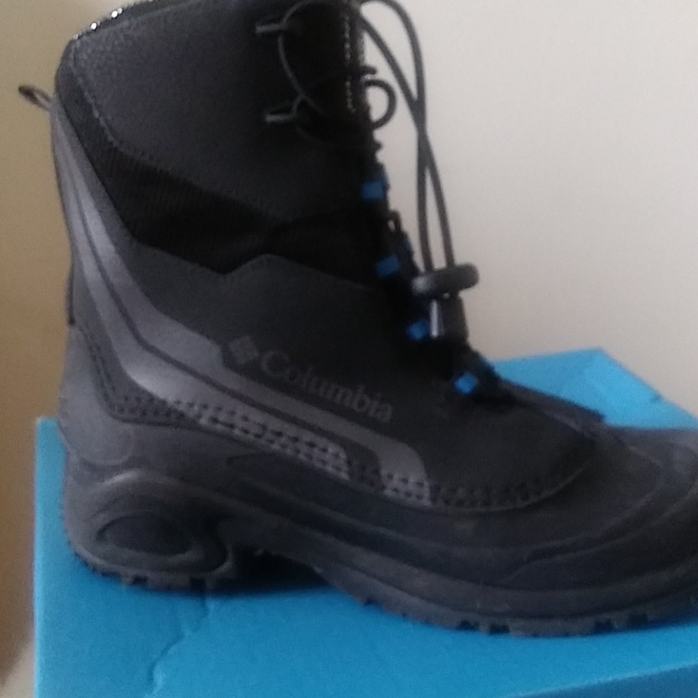 Columbia. Youth Buga boots snow boots